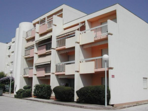 Studio calme avec loggia, proche plage et centre, climatisé, parking inclus - FR-1-803-54